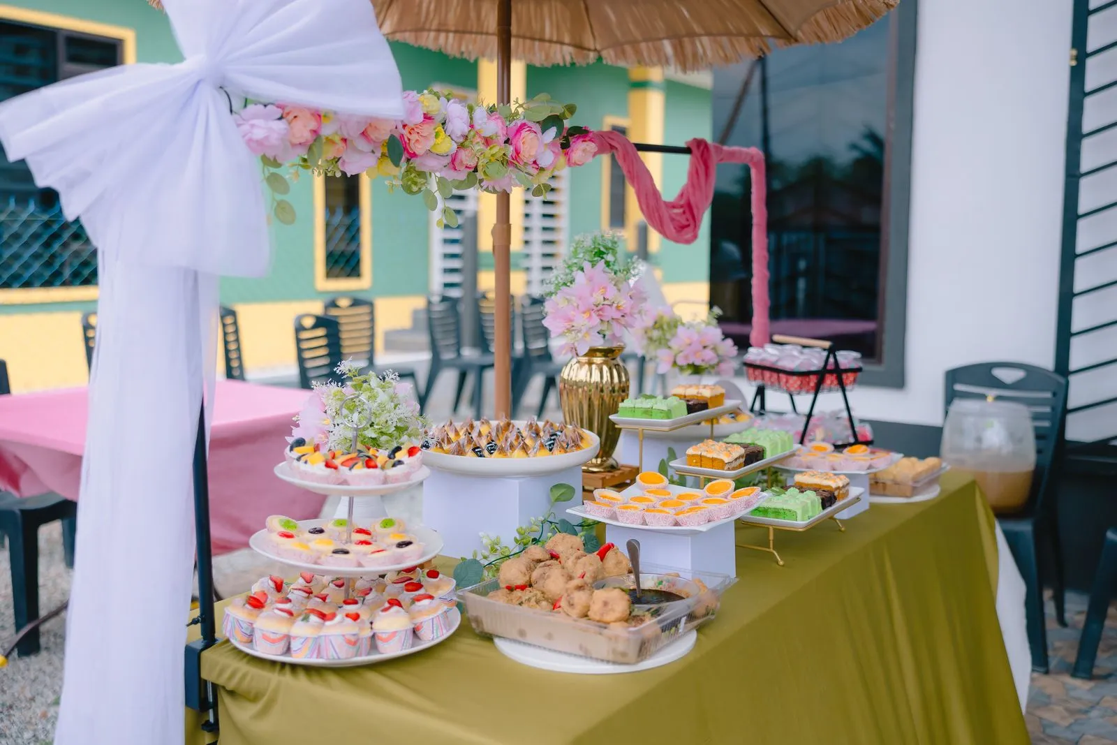 How to Choose Wedding Cake Flavors for a Multicultural Celebration